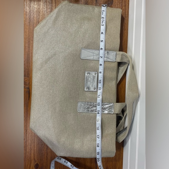 Michael Kors Tan Tote Bag - Picture 3 of 14